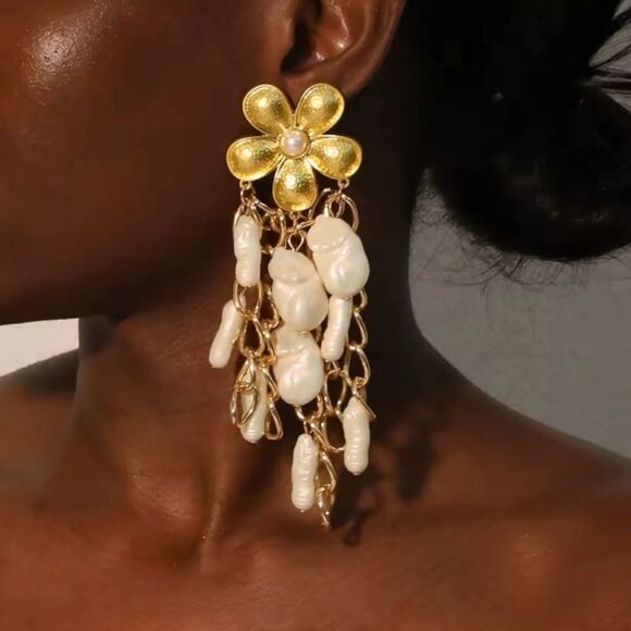 Zara Jewelry - Gold and Pearl Flower Drop Earrings #1653